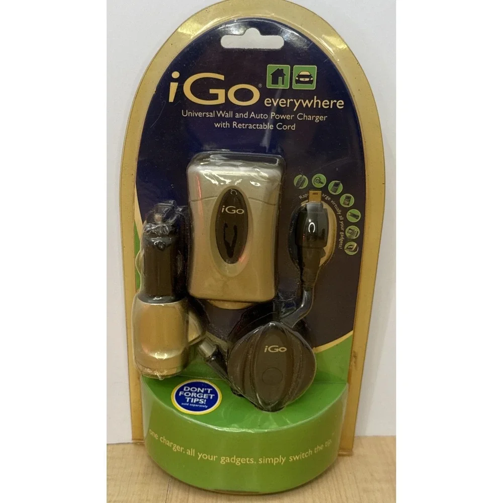 iGo Everywhere Universal Wall Auto Charger w/ Retractable Cord